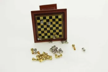 1/12 Lutke Miniaturni dodatna Oprema Mini Metal Šah s Tabelo Simulacije Pohištvo Model Igrače za Doll House Decoration