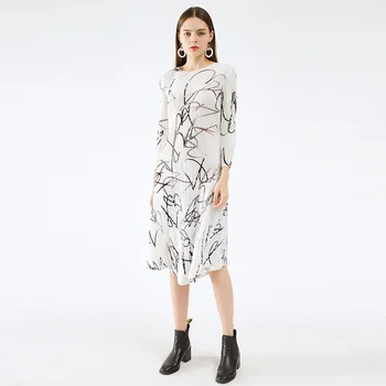 2020 nove ženske jeseni A-line obleko Miyak krat Modi velik obseg pasu hujšanje nišo povzetek print obleko vezani