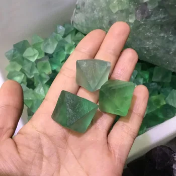 Naravna Zelena fluorite octahedron gemstone kristalno polytope za dekoracijo