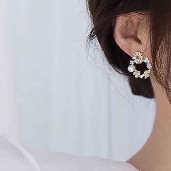 Mikro Utrla Cirkon Krog Metulj Cvet Stud Uhani Za Ženske Do Leta 2020 Nove Nakit Korejski Občutljivo Earings Bijoux Božično Darilo