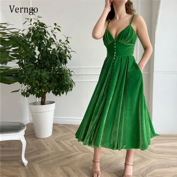 Verngo 2021 Enostavno Uporablja Zeleno Žametno Kratek Večer Stranka Dressses Špagete Trakovi Gumbi Spredaj Čaj Dolžina Bridemaid Obleko