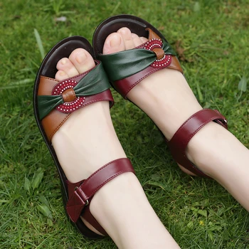 ZZPOHE 2021 poletje nove modne Ženske sandale mati velikosti Ravno usnjene Sandale slip udobje starejših Mehko dno sandali