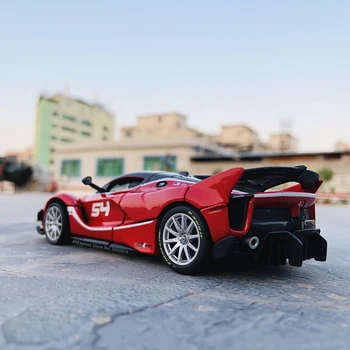 Bburago 1:32 Ferrari FXXK EVO rdeče zdrave in lahke zlitine simulacije potegnite nazaj modela avtomobila karton polje zlitine modela avtomobila